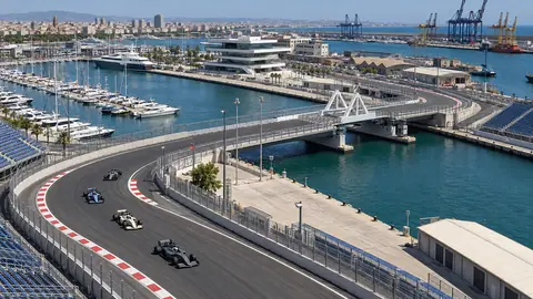 Illustration (KI-generiert): Valencia Street Circuit um 2012 mit Rennwagen